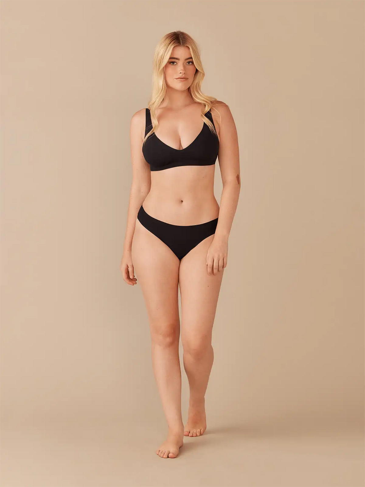 Seamless Thong | Black