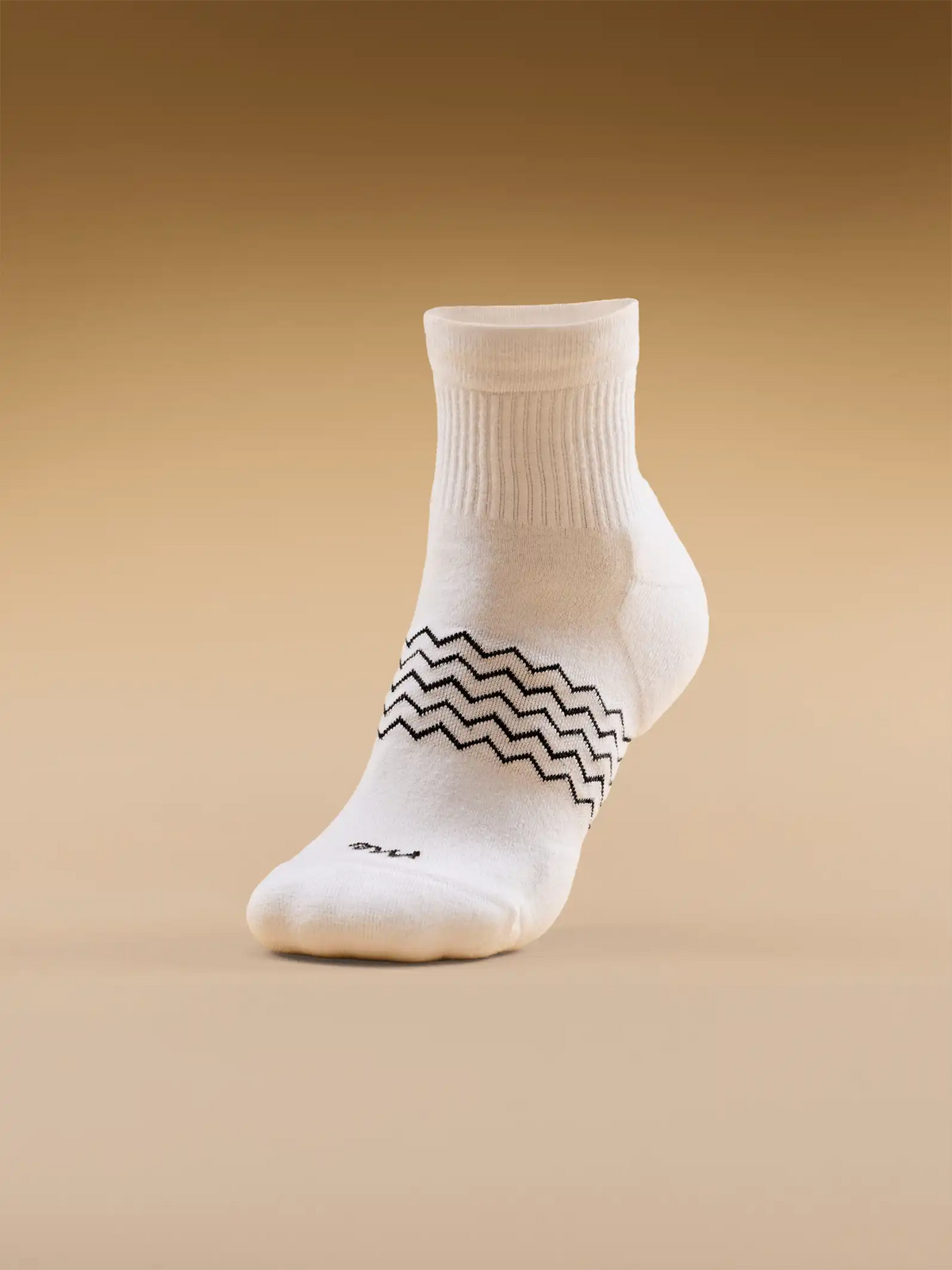 Essential Quarter Sock | Black Logo