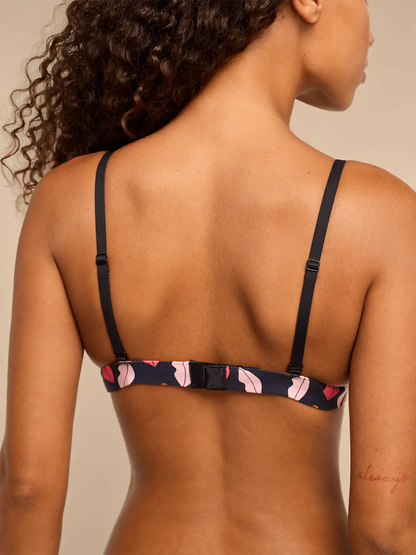 UltraModal™ FeelFree Triangle Bralette | Kiss Me