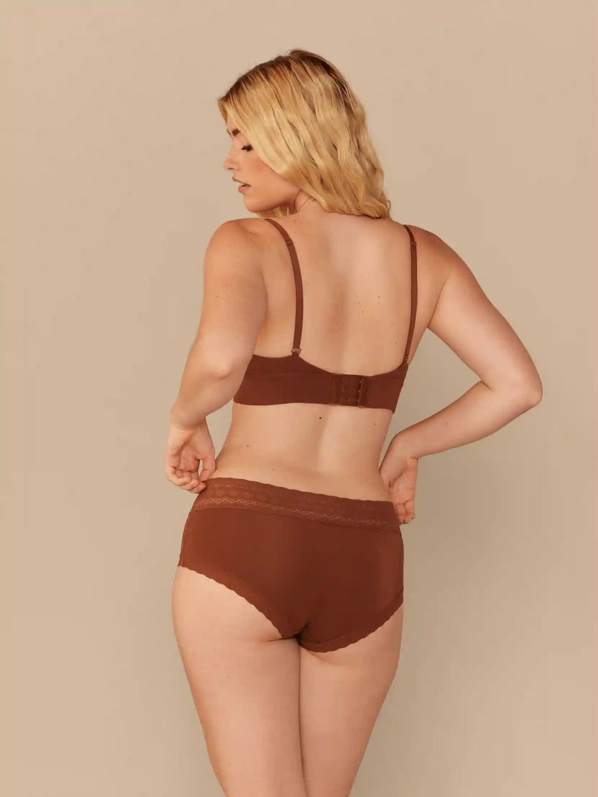 UltraModal™ Lace Plunge Bralette | Cedar Wood